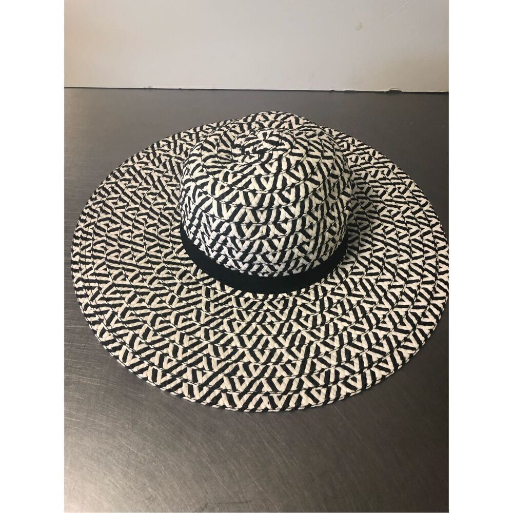 Coco + Carmen Women’s Black and White Woven Sun Hat One Size - Picture 3 of 8
